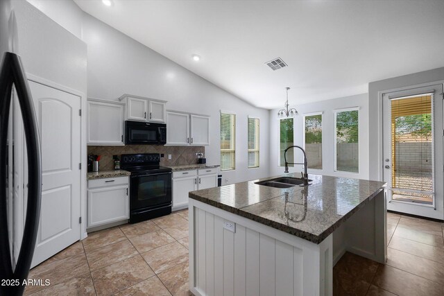 3592 E Sandwick Dr, San Tan Valley, AZ 85140 - kitchen featuring an inviting chandelier, backsplash, black appliances, visible vents, and a sink
