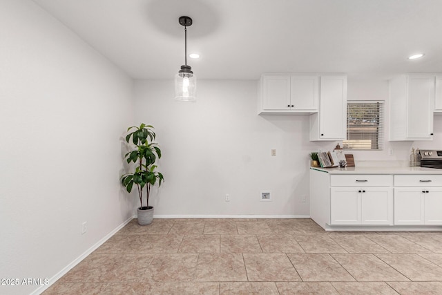 laundry room featuring light tile patterned floors