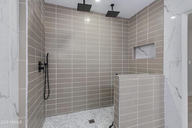 2501 E Campbell Ave, Phoenix, AZ 85016 - full bathroom with a tile shower