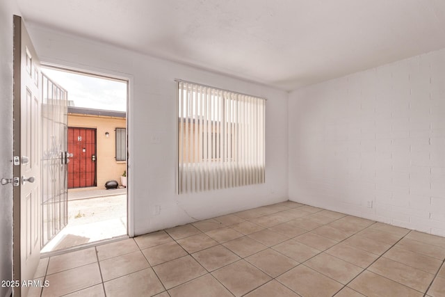 9847 N 11th Ave Unit 2, Phoenix, AZ 85021 - spare room featuring light tile patterned floors