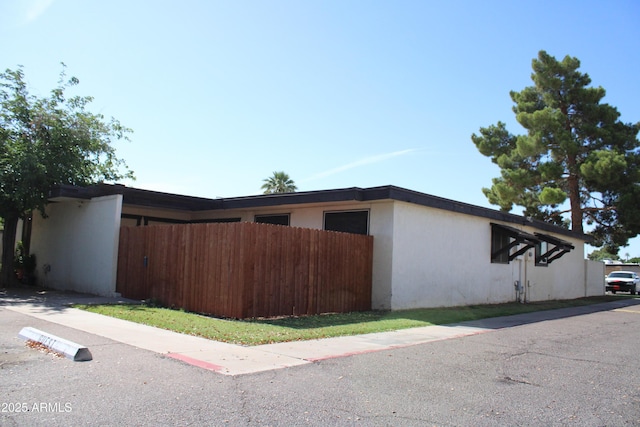 720 S Dobson Rd Unit 95, Mesa, AZ 85202 - view of side of home with stucco siding