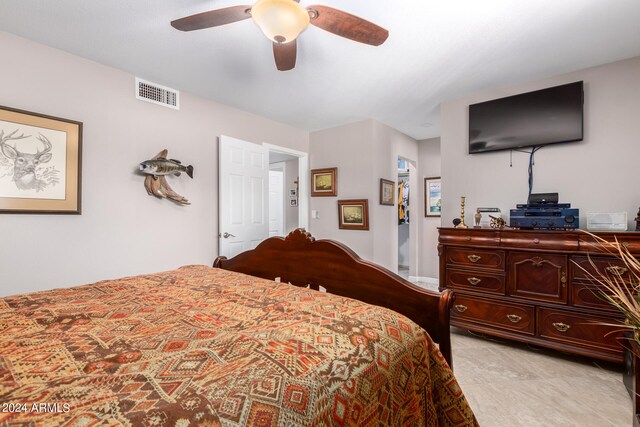 bedroom featuring ceiling fan