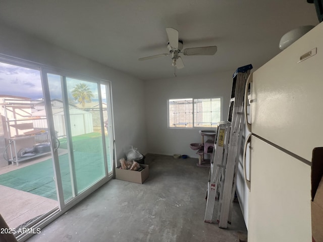 5220 W Mauna Loa Ln, Glendale, AZ 85306 - view of unfurnished sunroom