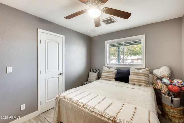 bedroom with ceiling fan