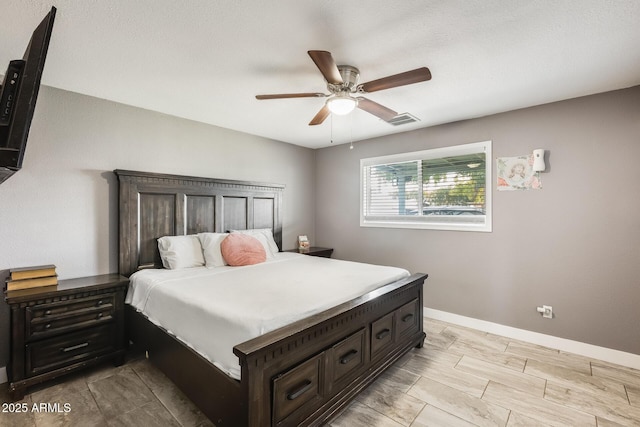 bedroom with ceiling fan