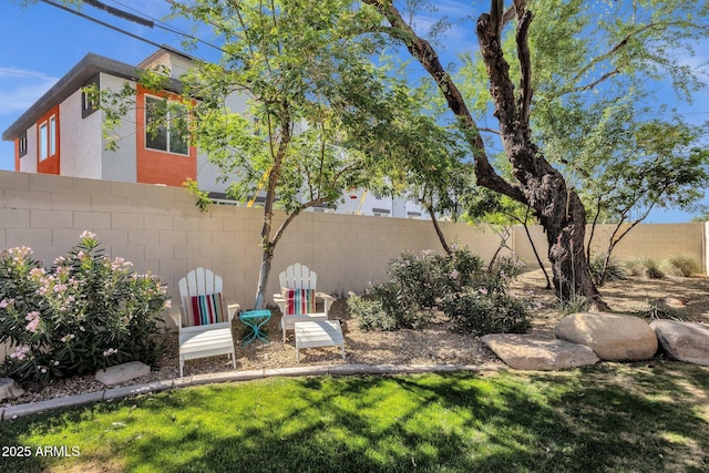 3221 N 37th St Unit 10, Phoenix, AZ 85018 - view of yard
