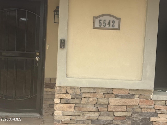 5542 W Monte Cristo Ave, Glendale, AZ 85306 - view of exterior entry with stone siding
