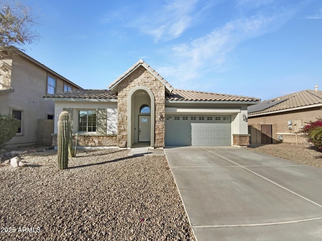 view of front facade featuring a garage