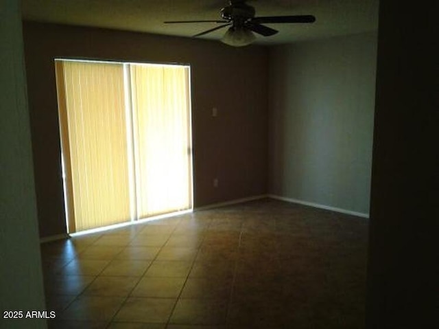 empty room with ceiling fan