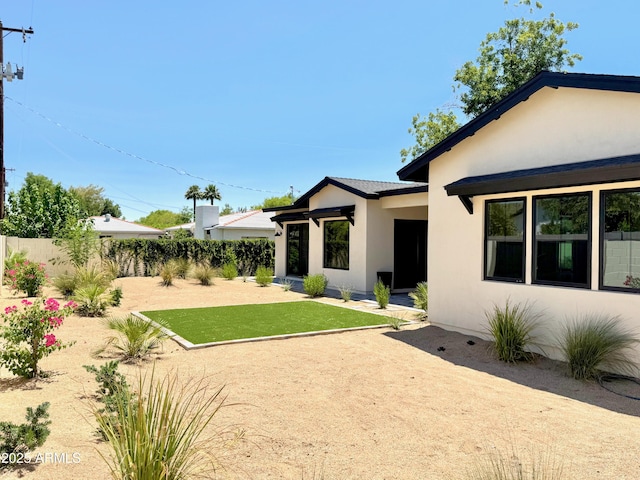 3021 N 47th St, Phoenix, AZ 85018 - view of yard featuring a patio area
