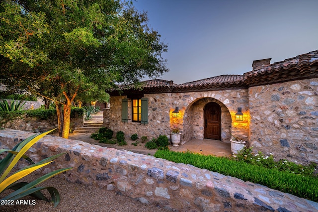 view of mediterranean / spanish-style house