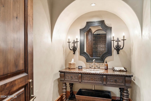 bathroom featuring sink