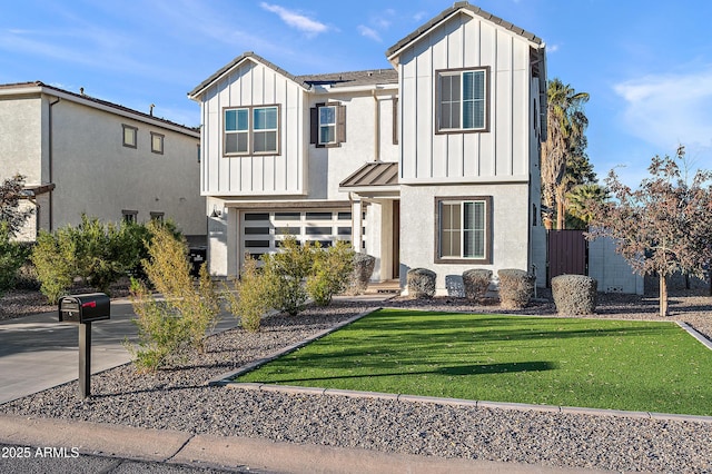 view of front facade featuring a front yard