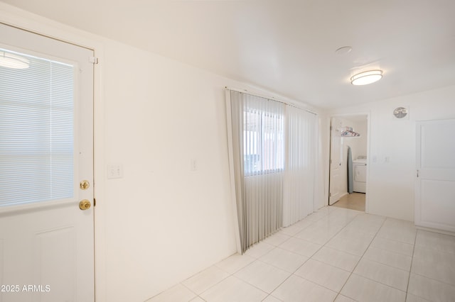 301 Whitton St, Sierra Vista, AZ 85635 - unfurnished room with light tile patterned floors and washer / dryer