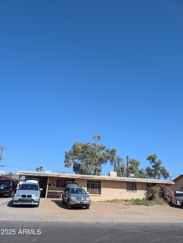 5520 W Clarendon Ave, Phoenix, AZ 85031 - ranch-style house with stucco siding