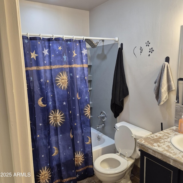 2946 N 14th St N Unit 14, Phoenix, AZ 85014 - bathroom with vanity and shower / tub combo with curtain