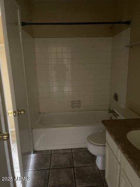 653 W Guadalupe Rd Unit 2019, Mesa, AZ 85210 - bathroom with tile patterned flooring, shower / washtub combination, vanity, and toilet