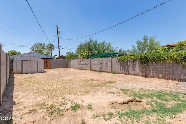 430 N 17th Ave, Phoenix, AZ 85007 - fenced backyard with a storage shed