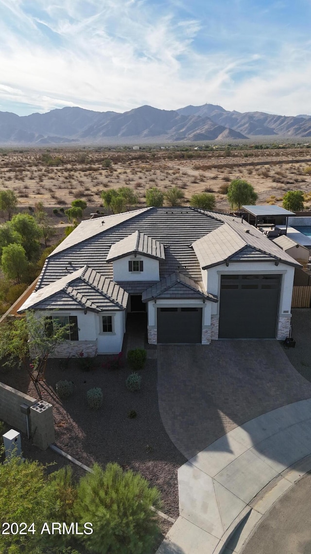 bird's eye view with a mountain view