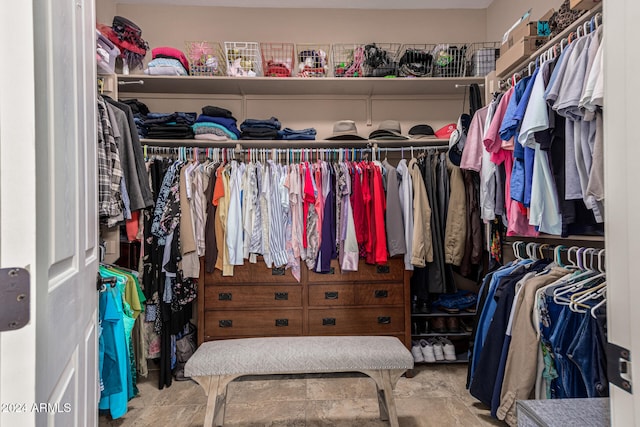 view of spacious closet