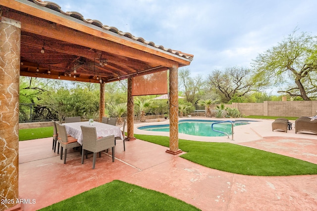 901 W Beck Ln, Phoenix, AZ 85023 - view of swimming pool featuring a patio, outdoor dining area, a fenced backyard, and a fenced in pool