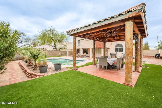 901 W Beck Ln, Phoenix, AZ 85023 - exterior space with a fenced backyard, a fenced in pool, and ceiling fan