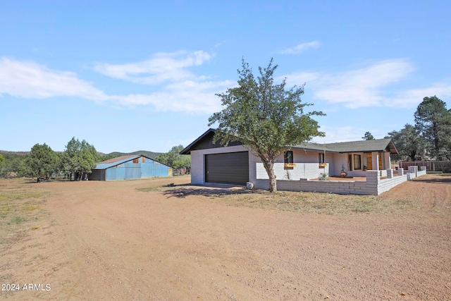 view of front facade with a garage