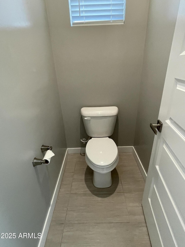 1840 S Follett Way, Gilbert, AZ 85295 - bathroom with toilet and baseboards