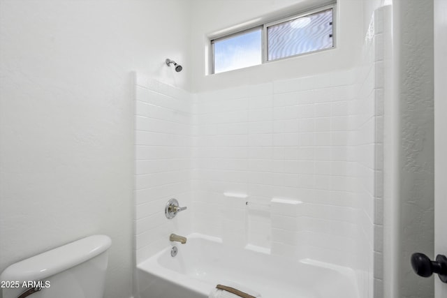 1029 E Ian Dr, Phoenix, AZ 85042 - bathroom with toilet and bathtub / shower combination