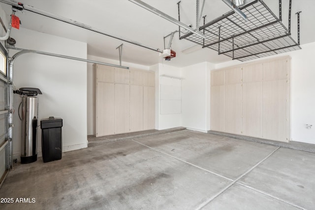 1029 E Ian Dr, Phoenix, AZ 85042 - garage with a garage door opener
