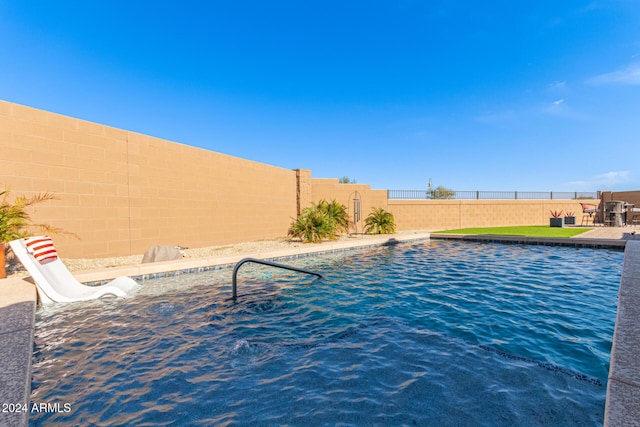 view of swimming pool