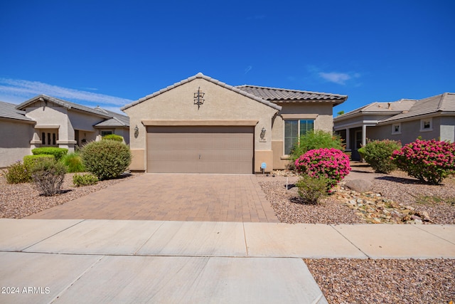 view of front facade featuring a garage