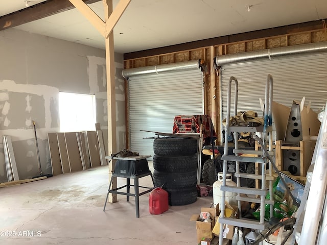 3607 E Mule Deer Rd, Pearce, AZ 85625 - view of garage