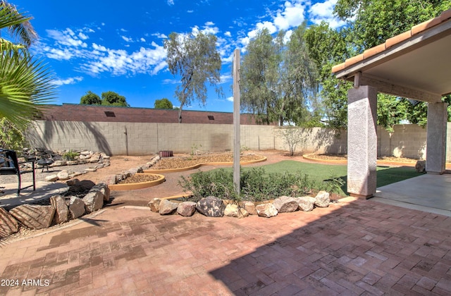 view of patio featuring a fenced backyard