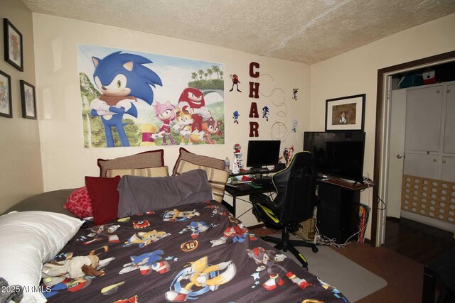 1211 E Fillmore St, Phoenix, AZ 85006 - bedroom with a textured ceiling and an office area
