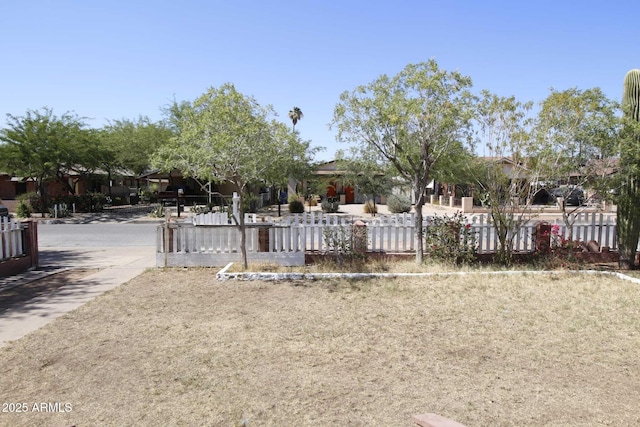 1211 E Fillmore St, Phoenix, AZ 85006 - fenced front yard featuring a gate