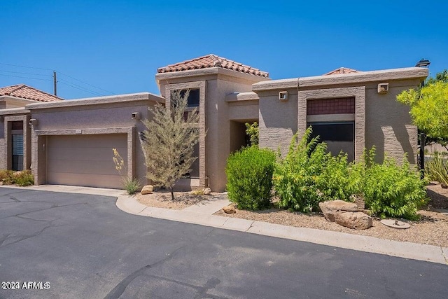 view of front facade featuring a garage