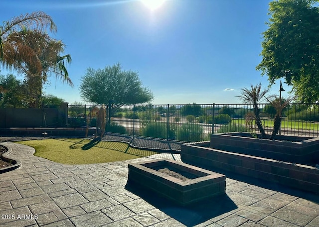 702 E Capricorn Way, Chandler, AZ 85249 - fenced backyard featuring a patio