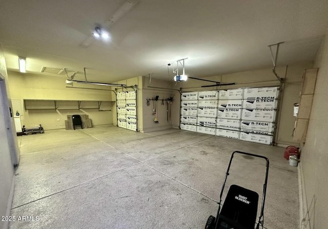 702 E Capricorn Way, Chandler, AZ 85249 - garage with a garage door opener