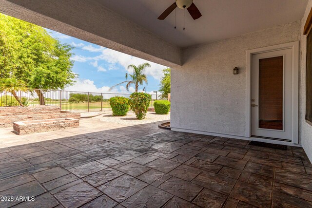 702 E Capricorn Way, Chandler, AZ 85249 - view of patio / terrace featuring a ceiling fan