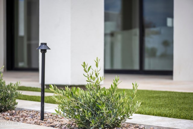 9611 E Clinton St, Scottsdale, AZ 85260 - detailed view of stucco siding