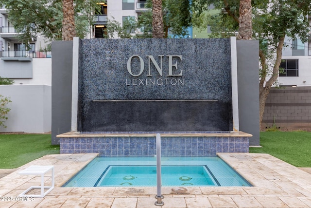 view of swimming pool