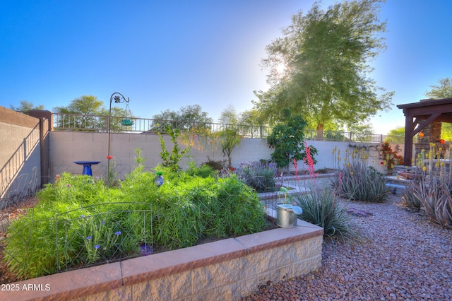view of yard featuring fence