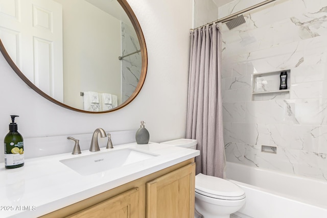 full bathroom with shower / tub combo with curtain, vanity, and toilet