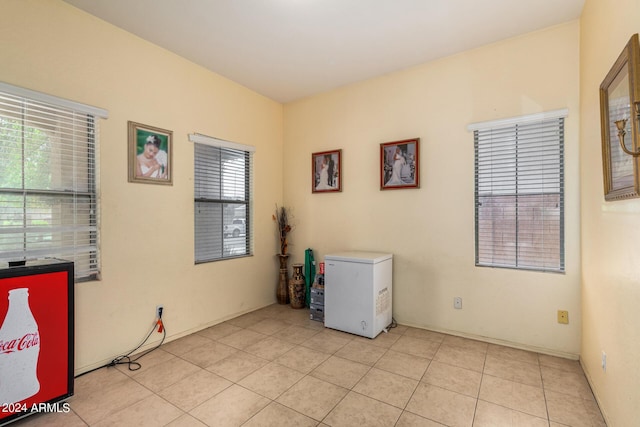 washroom featuring light tile patterned floors