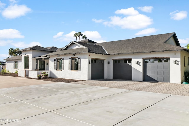 view of front facade featuring a garage