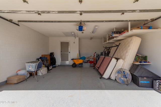 12241 N 49th Ave, Glendale, AZ 85304 - garage featuring a garage door opener
