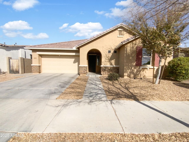 view of front of house featuring a garage