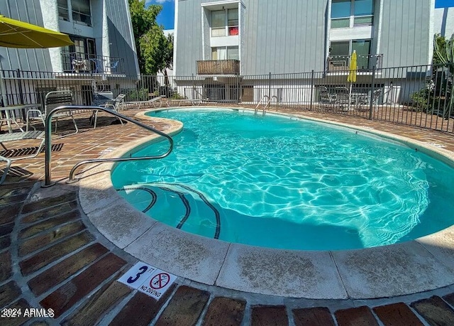 view of swimming pool