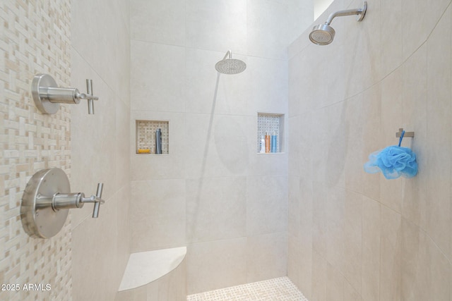 8248 E Arroyo Hondo Rd, Scottsdale, AZ 85266 - full bathroom featuring tiled shower
